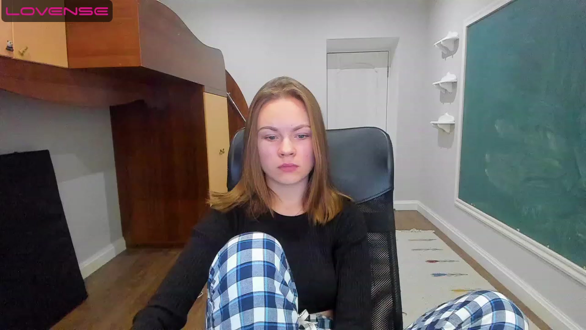 Gallery image thumbnail from Rdberrysofi's myfreecams stream on, 06/12/2023, 14:36 image 2 of 20
