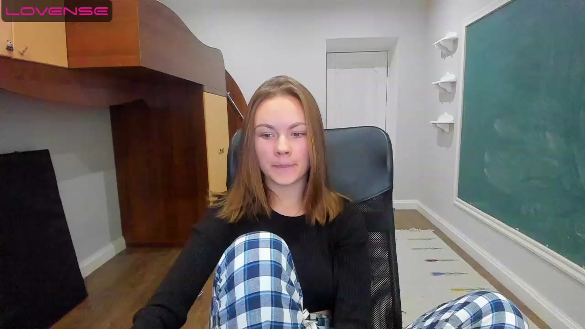 Gallery image thumbnail from Rdberrysofi's myfreecams stream on, 06/12/2023, 14:36 image 4 of 20