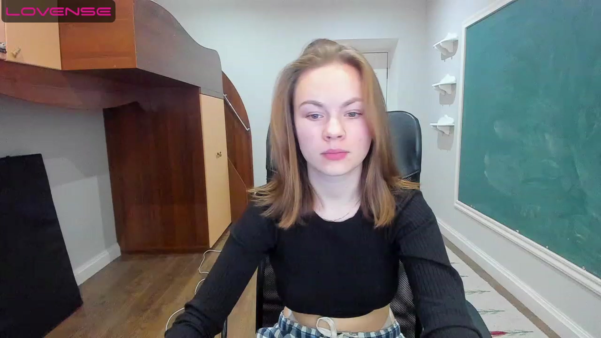 Gallery image thumbnail from Rdberrysofi's myfreecams stream on, 06/12/2023, 15:06 image 14 of 20
