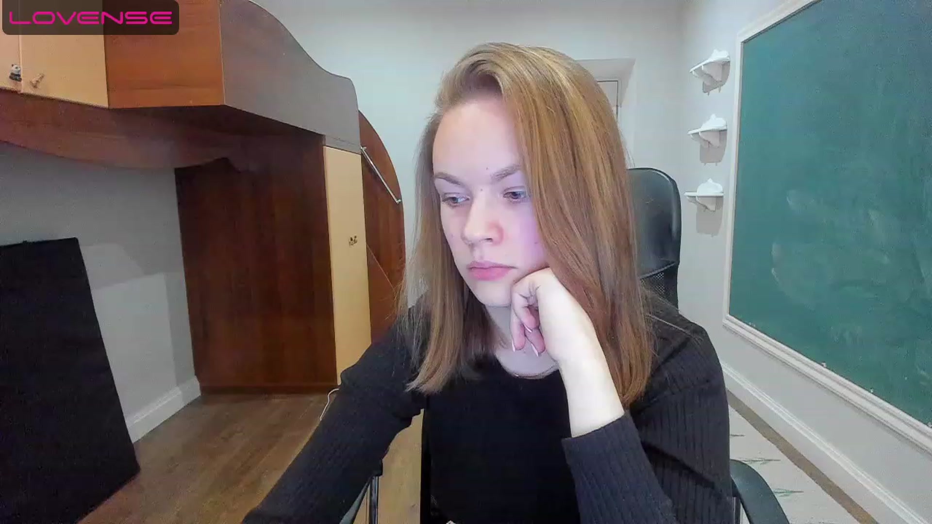 Gallery image thumbnail from Rdberrysofi's myfreecams stream on, 06/12/2023, 15:06 image 1 of 20