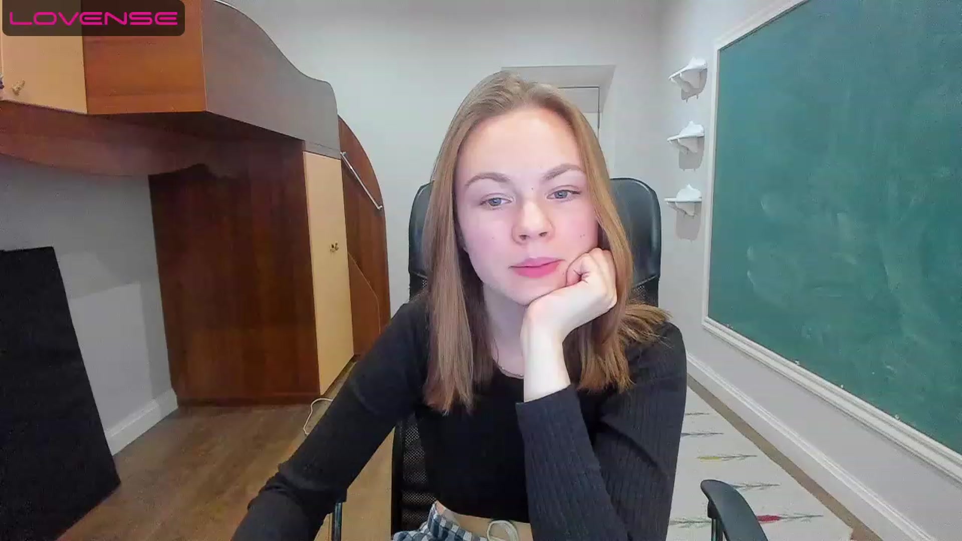 Gallery image thumbnail from Rdberrysofi's myfreecams stream on, 06/12/2023, 15:06 image 18 of 20
