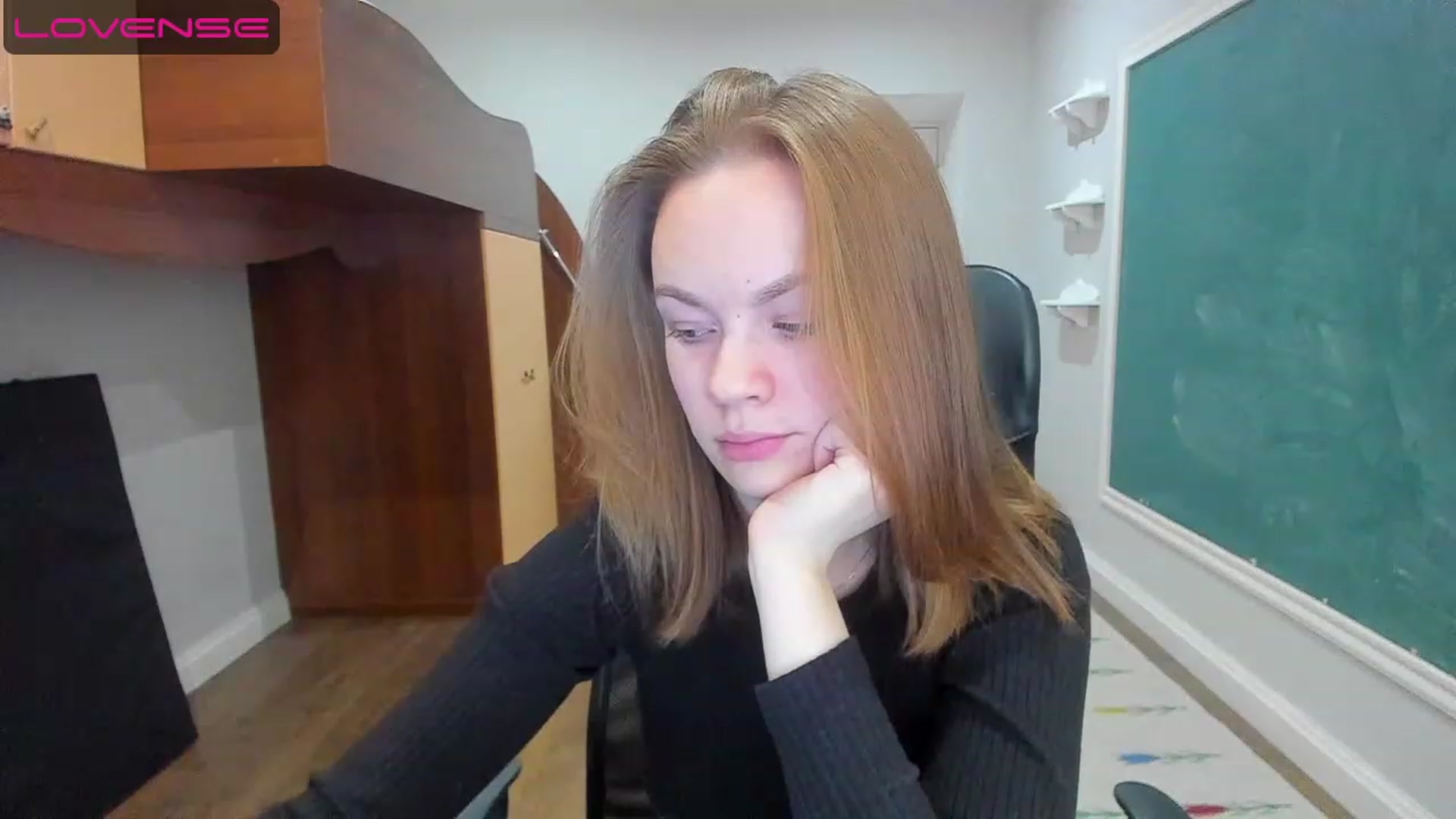 Gallery image thumbnail from Rdberrysofi's myfreecams stream on, 06/12/2023, 15:06 image 15 of 20