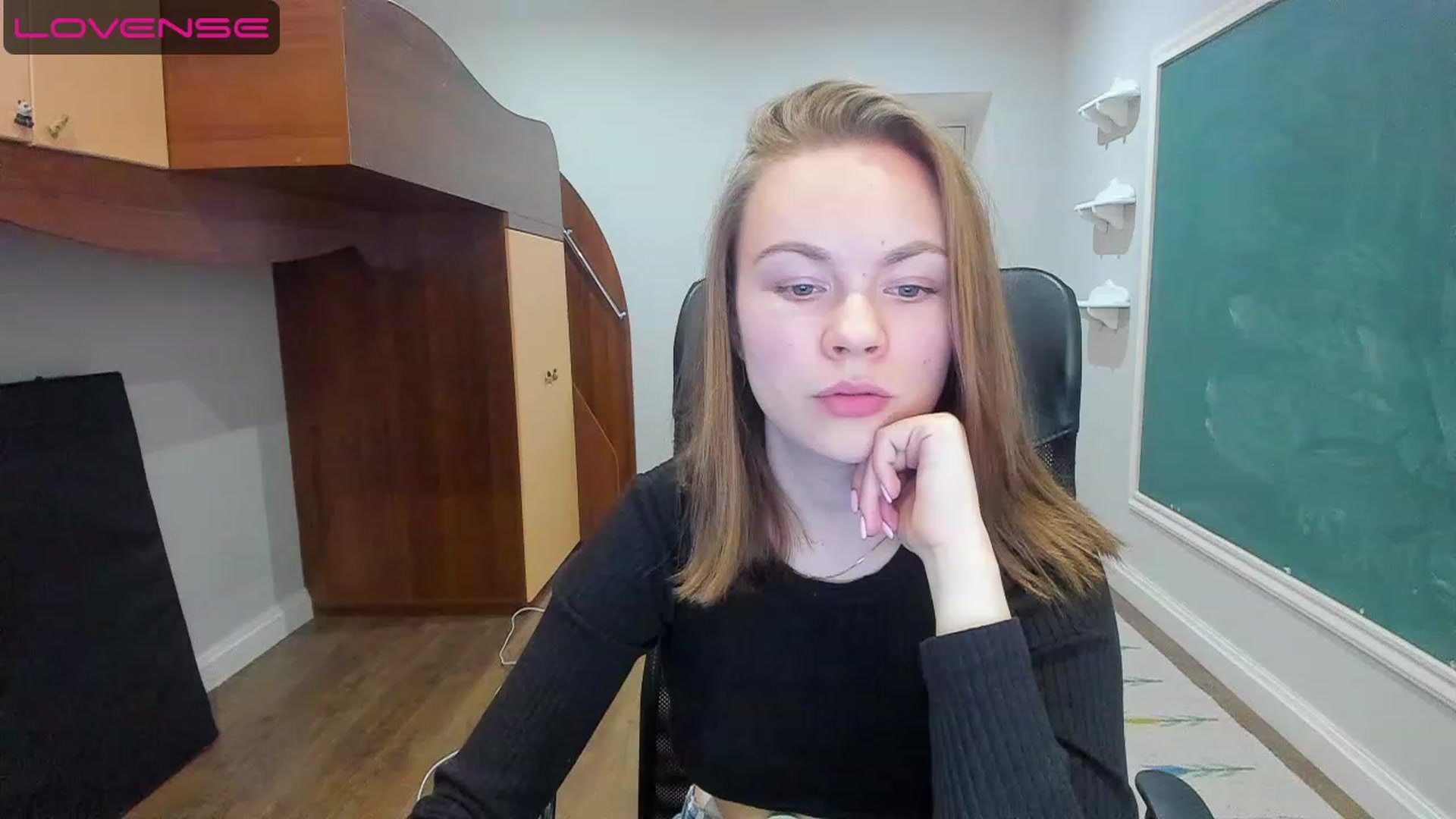 Gallery image thumbnail from Rdberrysofi's myfreecams stream on, 06/12/2023, 15:06 image 4 of 20