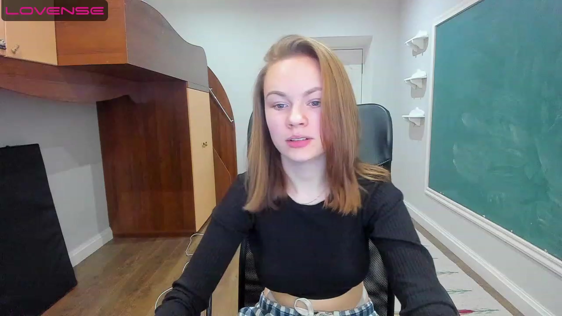 Gallery image thumbnail from Rdberrysofi's myfreecams stream on, 06/12/2023, 15:06 image 13 of 20