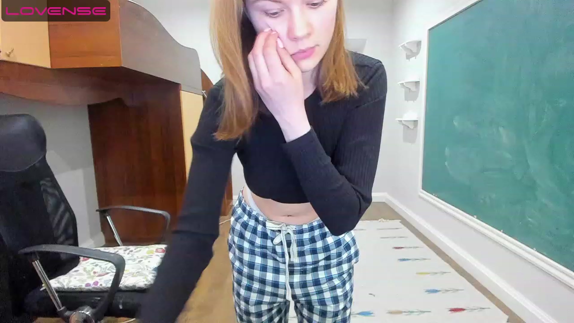 Gallery image thumbnail from Rdberrysofi's myfreecams stream on, 06/12/2023, 16:02 image 17 of 20