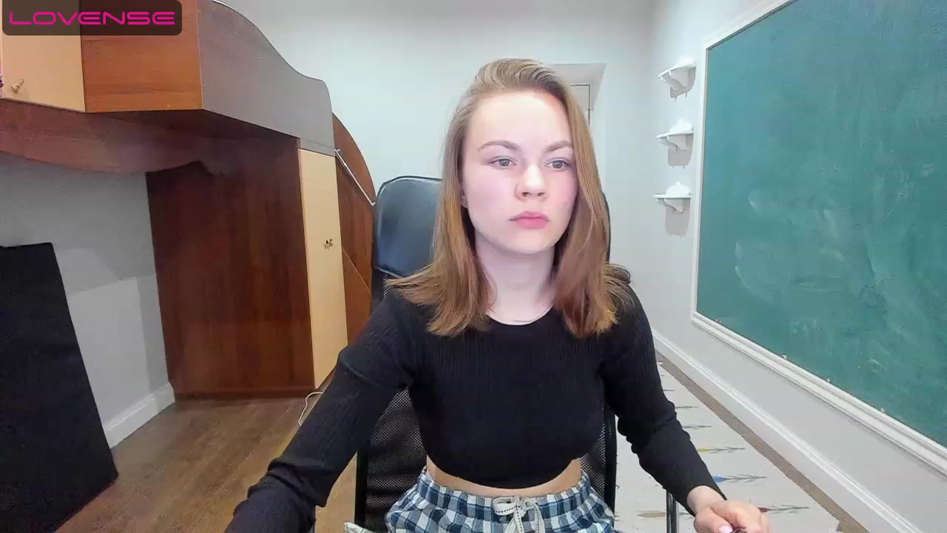 Gallery image thumbnail from Rdberrysofi's myfreecams stream on, 06/12/2023, 16:02 image 3 of 20