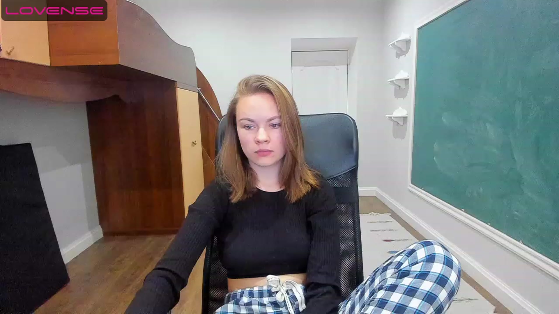 Gallery image thumbnail from Rdberrysofi's myfreecams stream on, 06/12/2023, 16:02 image 7 of 20