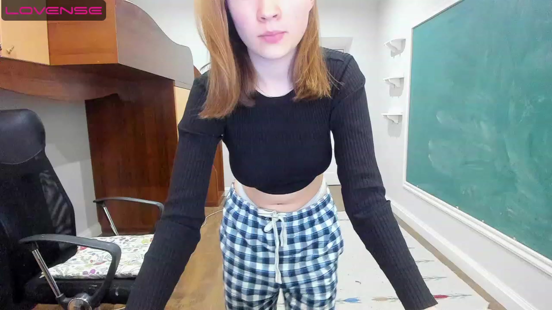 Gallery image thumbnail from Rdberrysofi's myfreecams stream on, 06/12/2023, 16:02 image 16 of 20