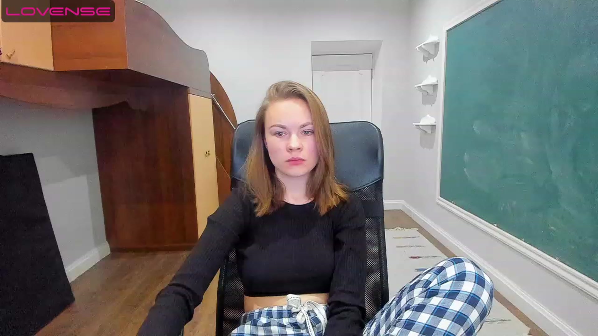 Gallery image thumbnail from Rdberrysofi's myfreecams stream on, 06/12/2023, 16:02 image 6 of 20