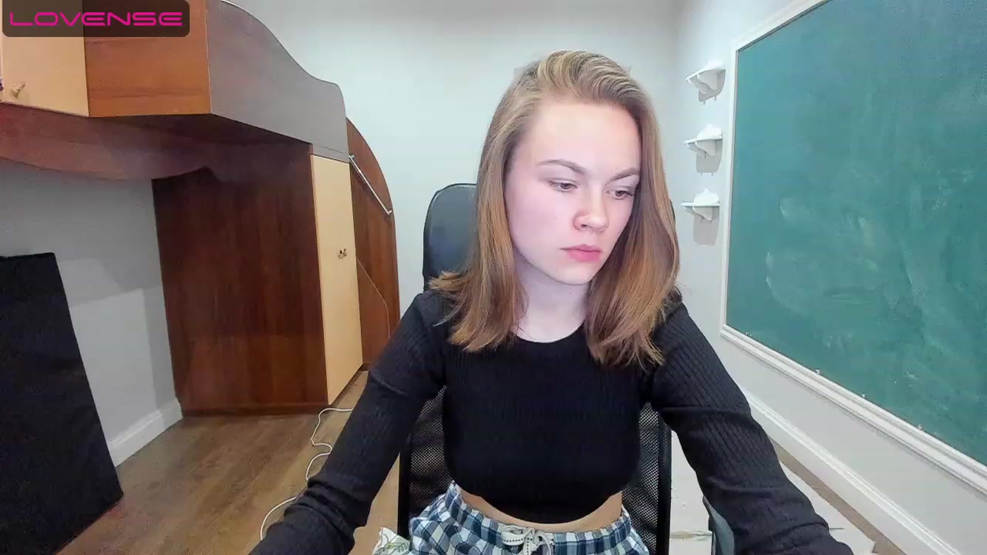 Gallery image thumbnail from Rdberrysofi's myfreecams stream on, 06/12/2023, 16:02 image 2 of 20