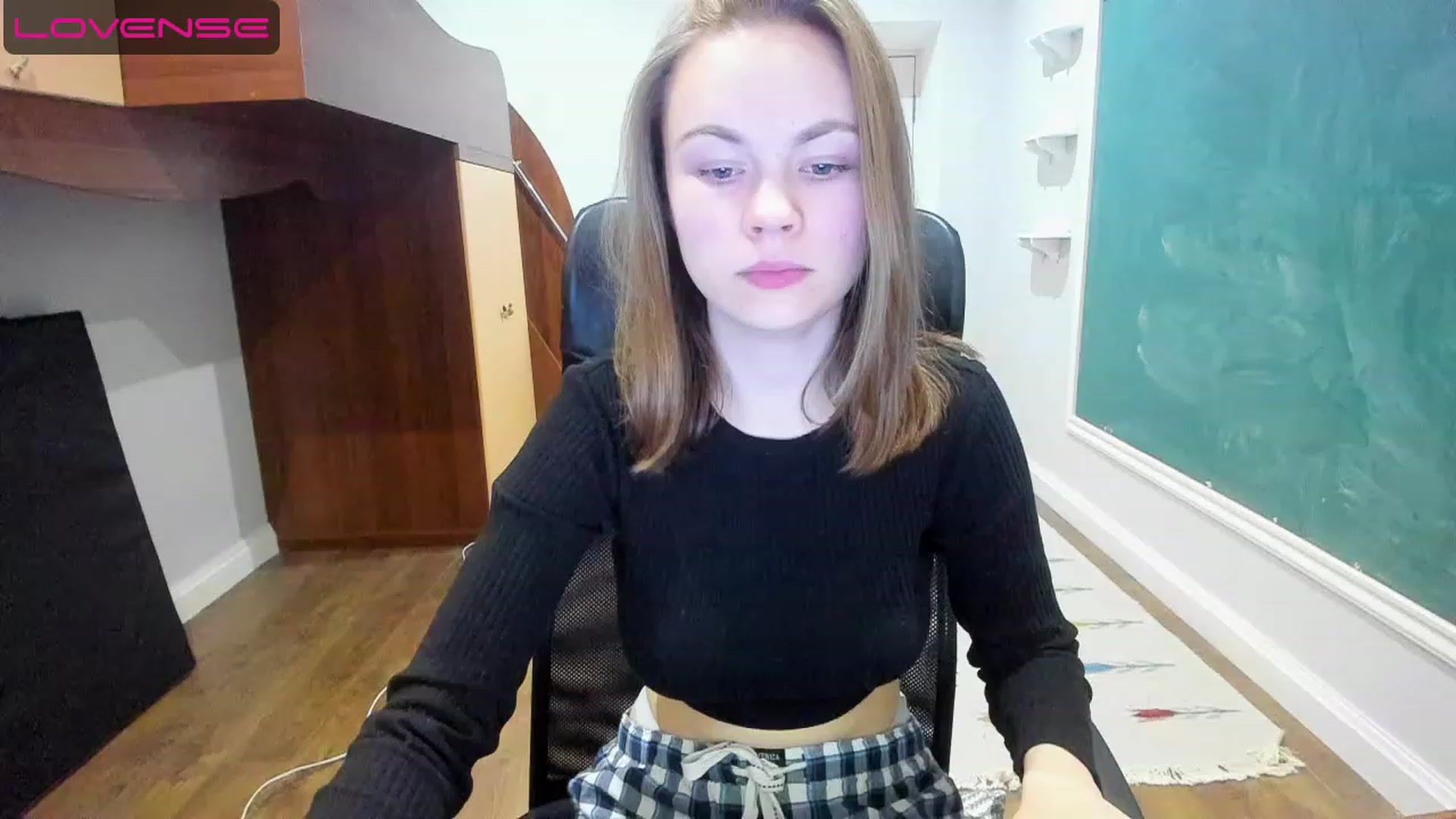 Gallery image thumbnail from Rdberrysofi's myfreecams stream on, 06/12/2023, 17:35 image 15 of 20