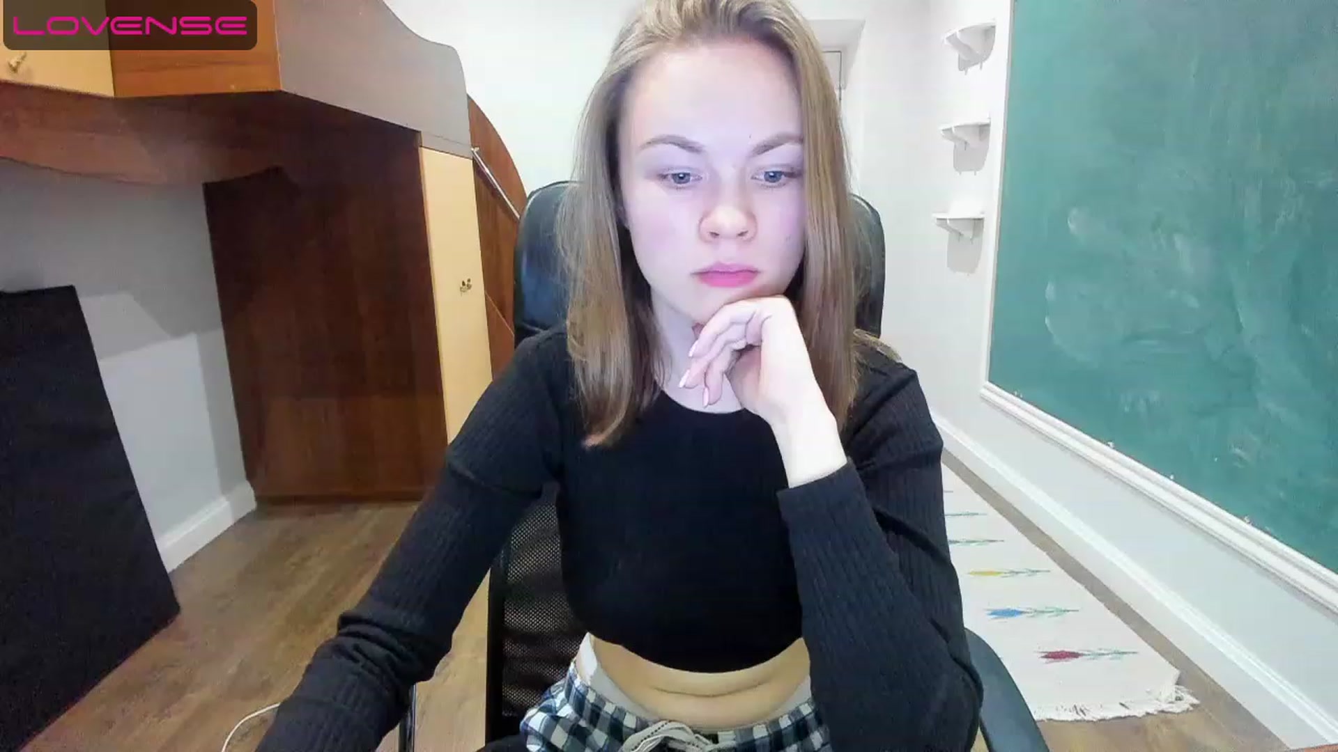 Gallery image thumbnail from Rdberrysofi's myfreecams stream on, 06/12/2023, 17:35 image 14 of 20