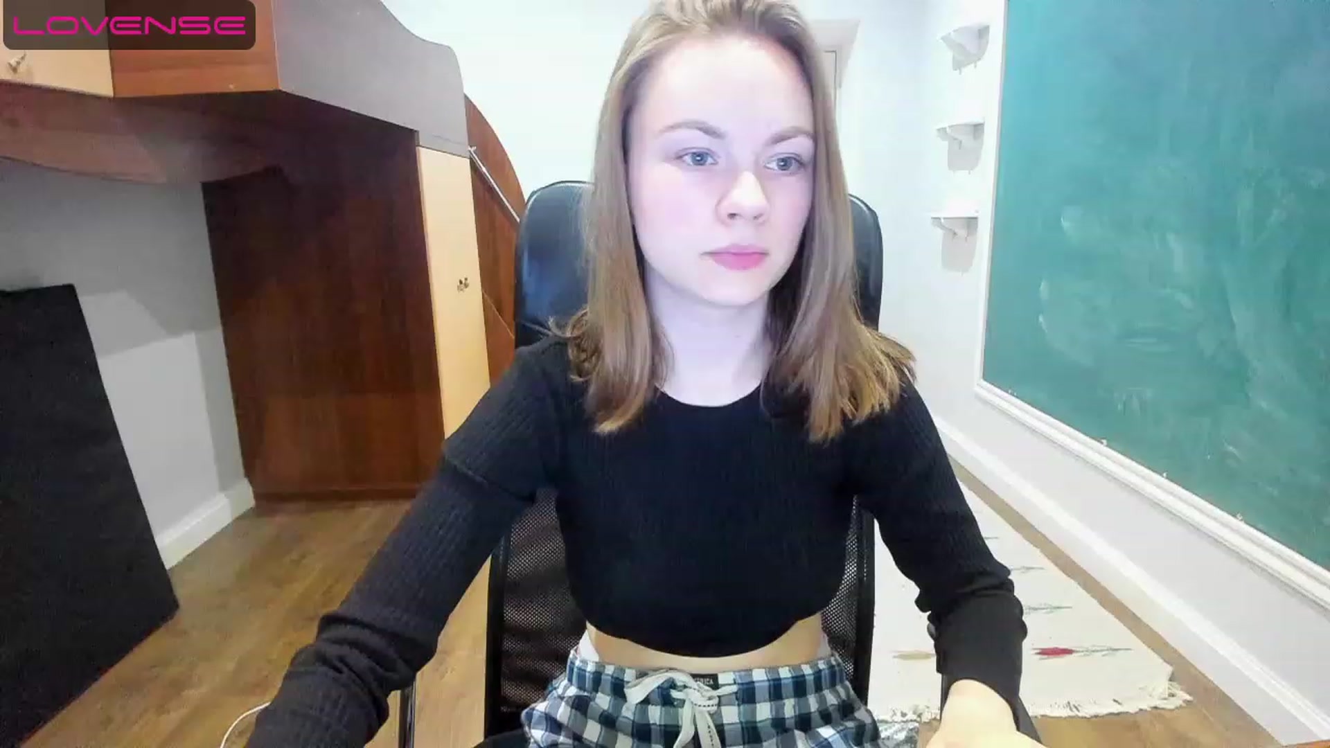 Gallery image thumbnail from Rdberrysofi's myfreecams stream on, 06/12/2023, 17:35 image 16 of 20