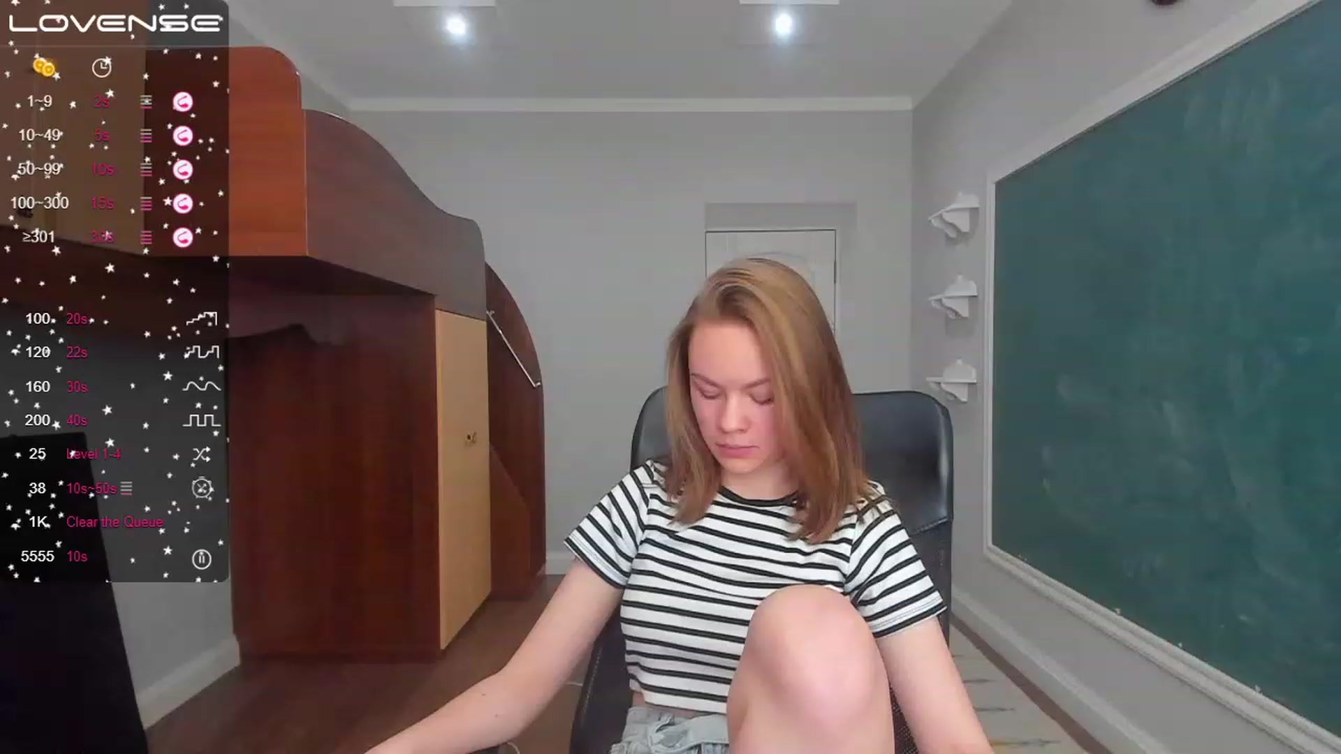 Gallery image thumbnail from Rdberrysofi's myfreecams stream on, 06/13/2023, 13:45 image 5 of 20