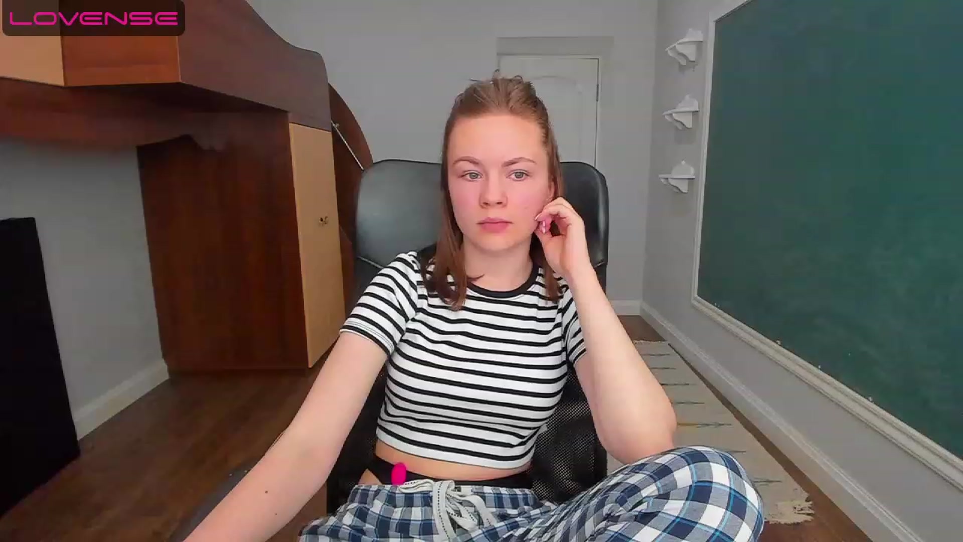Gallery image thumbnail from Rdberrysofi's myfreecams stream on, 06/15/2023, 13:55 image 4 of 20