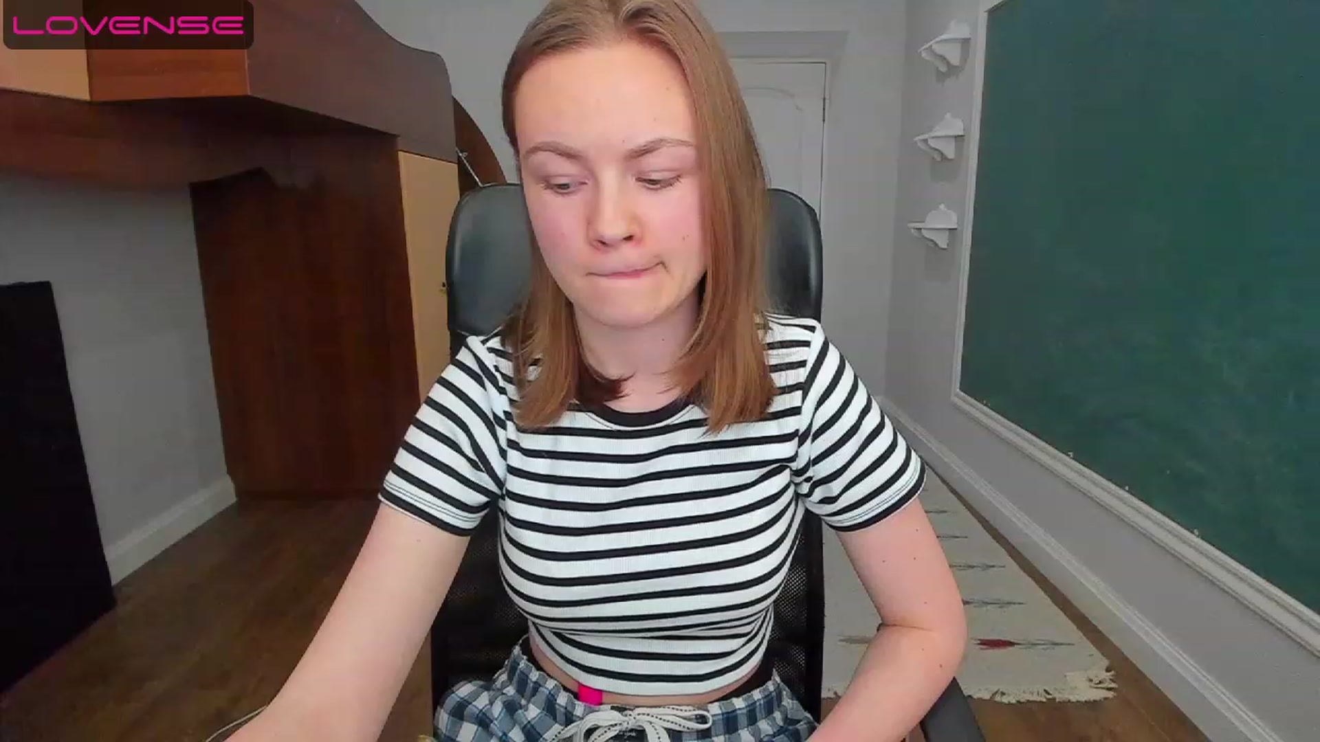 Gallery image thumbnail from Rdberrysofi's myfreecams stream on, 06/15/2023, 13:55 image 13 of 20