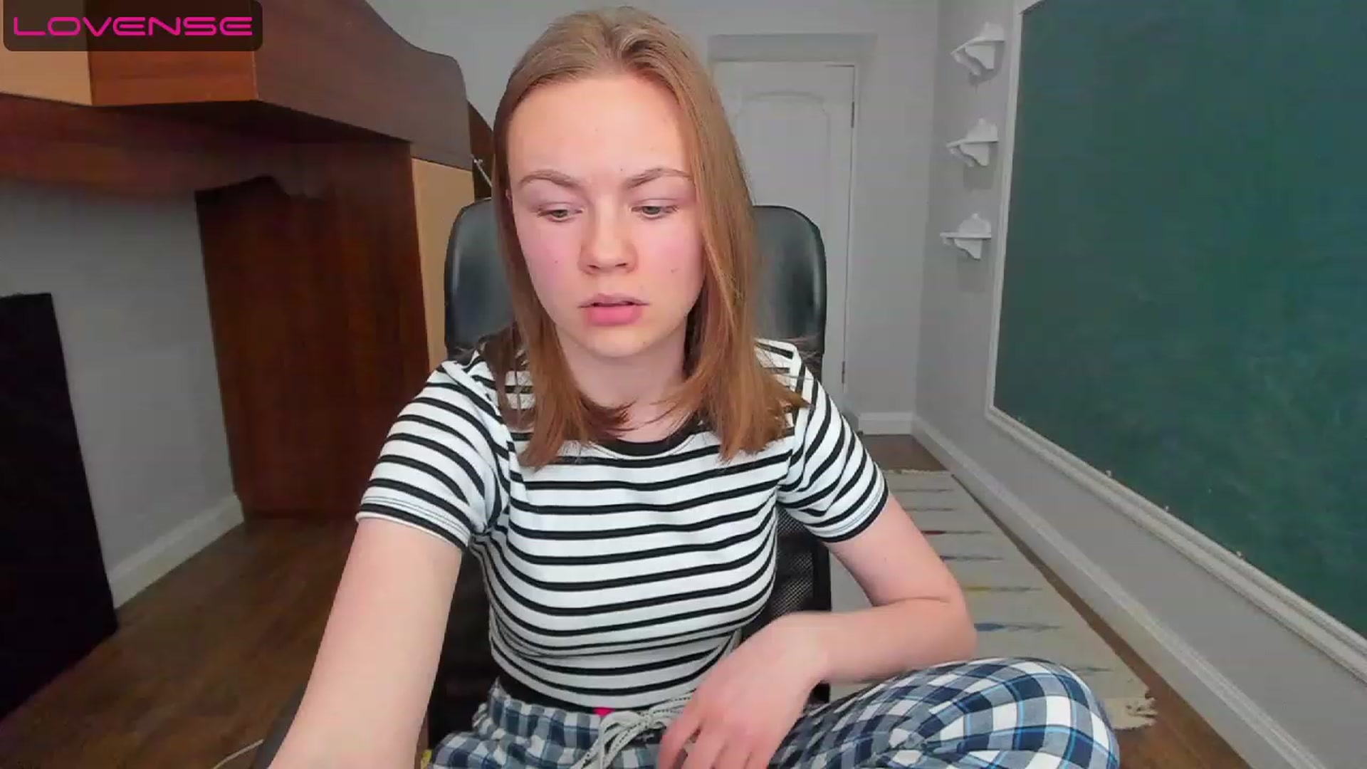 Gallery image thumbnail from Rdberrysofi's myfreecams stream on, 06/15/2023, 13:55 image 10 of 20