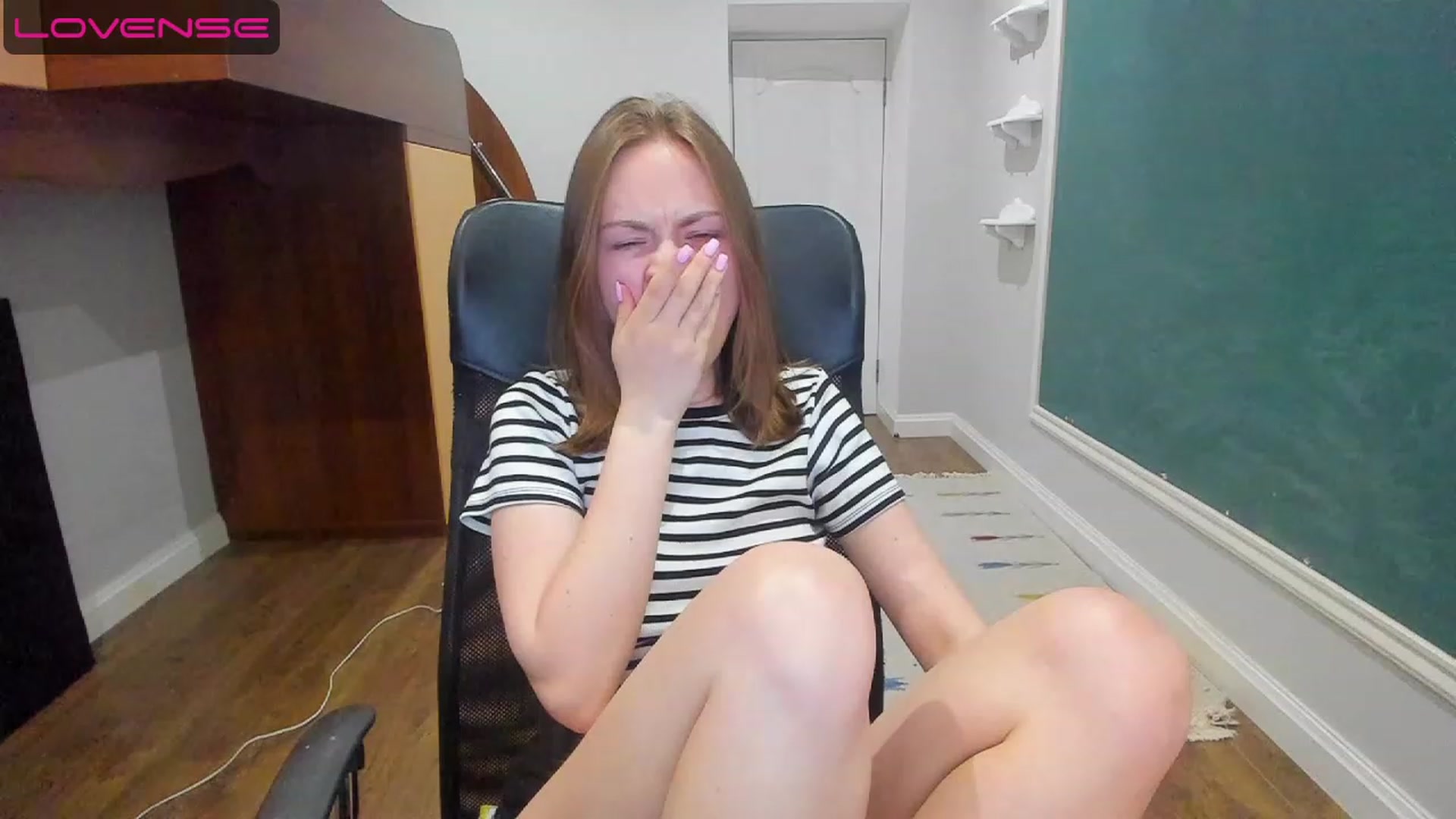 Gallery image thumbnail from Rdberrysofi's myfreecams stream on, 06/16/2023, 17:33 image 17 of 20