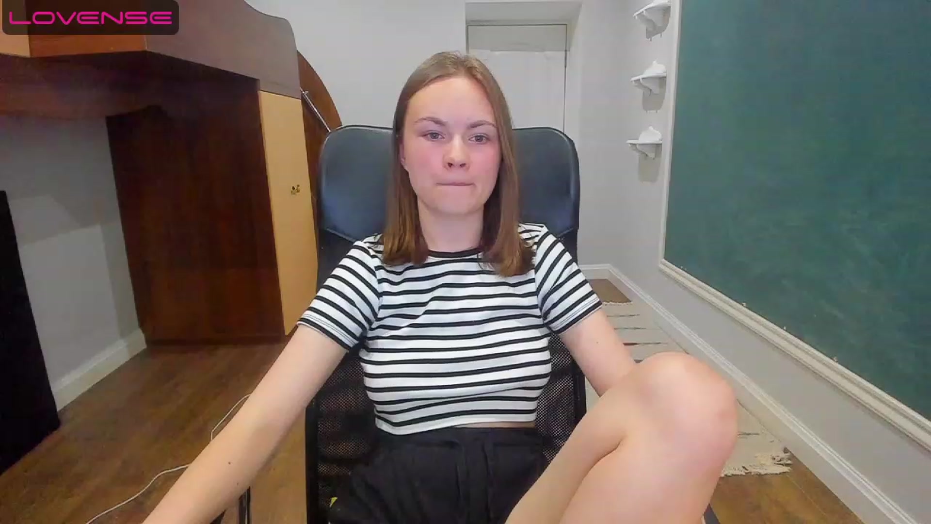 Gallery image thumbnail from Rdberrysofi's myfreecams stream on, 06/16/2023, 17:33 image 7 of 20