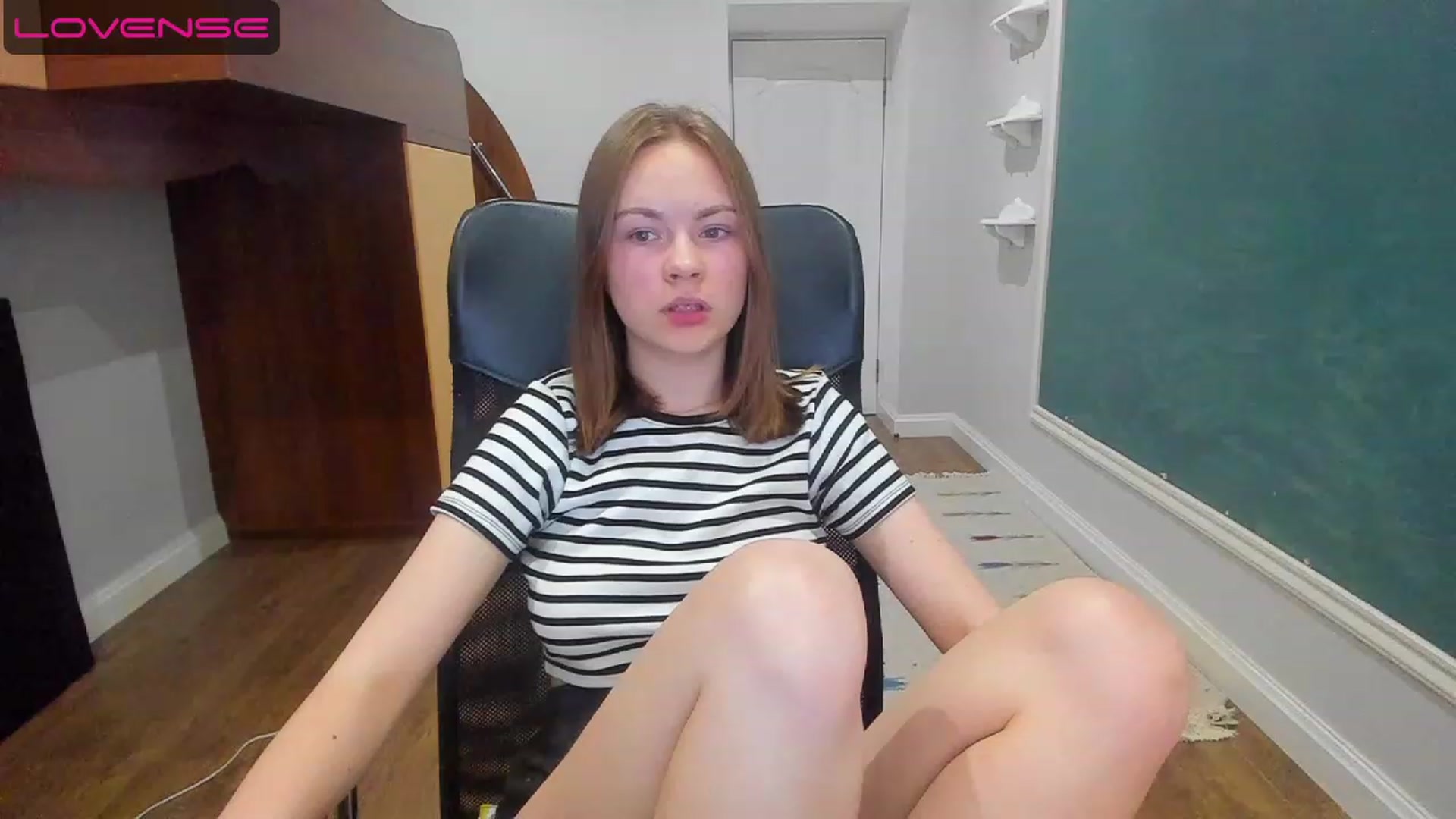 Gallery image thumbnail from Rdberrysofi's myfreecams stream on, 06/16/2023, 17:33 image 13 of 20