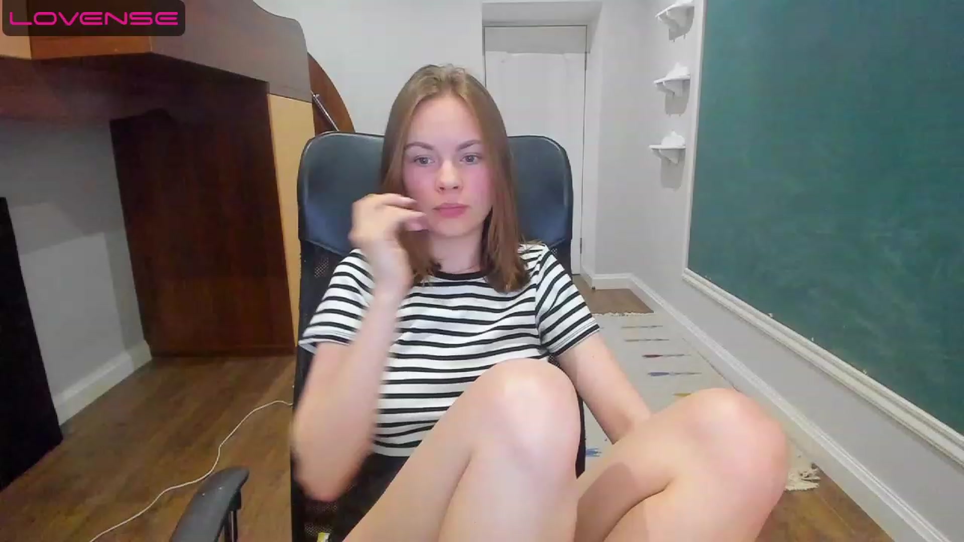 Gallery image thumbnail from Rdberrysofi's myfreecams stream on, 06/16/2023, 17:33 image 16 of 20