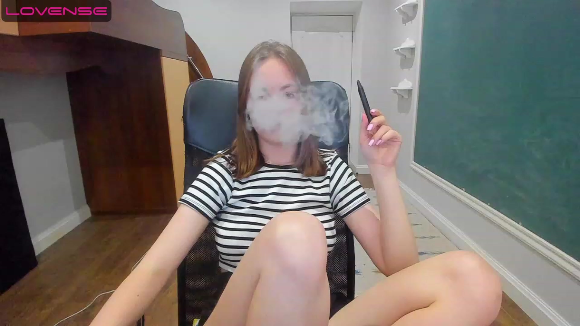 Gallery image thumbnail from Rdberrysofi's myfreecams stream on, 06/16/2023, 17:33 image 12 of 20