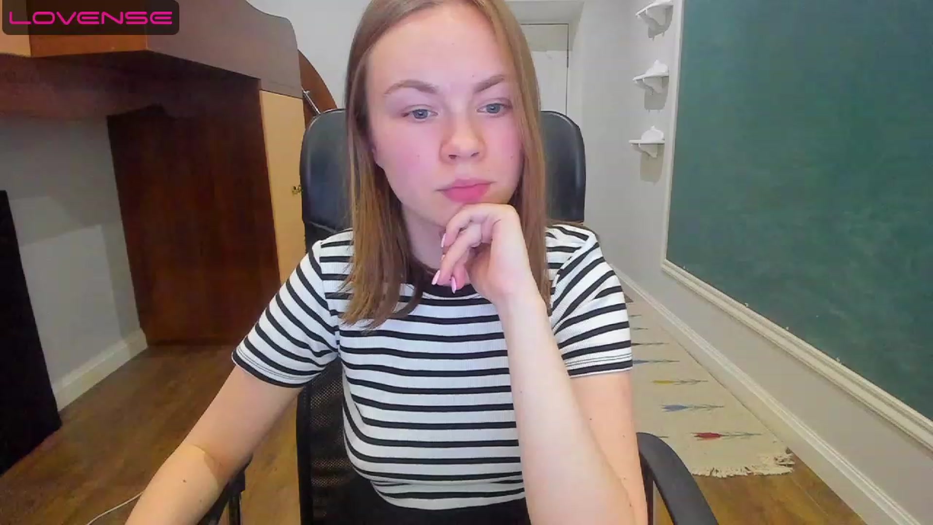 Gallery image thumbnail from Rdberrysofi's myfreecams stream on, 06/16/2023, 17:33 image 1 of 20