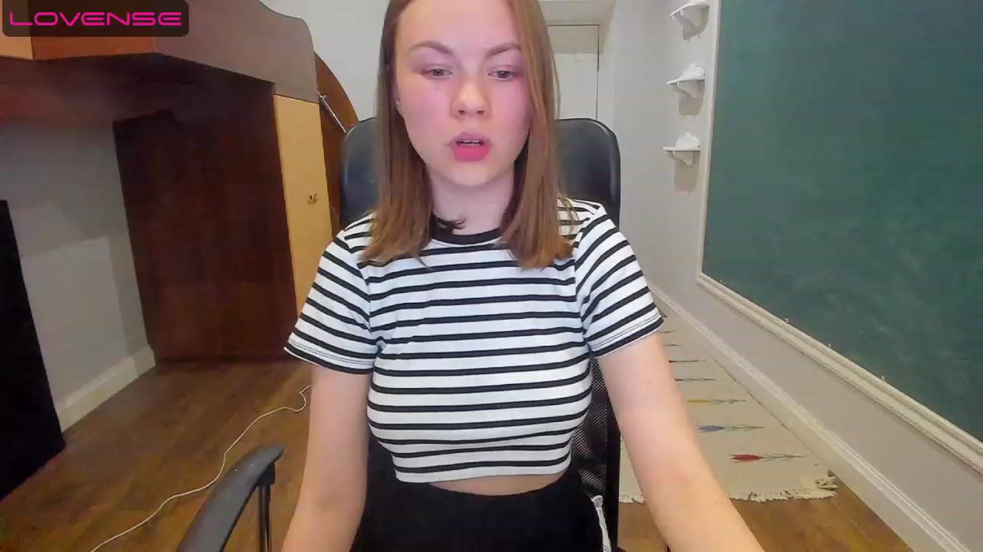 Gallery image thumbnail from Rdberrysofi's myfreecams stream on, 06/16/2023, 17:33 image 3 of 20