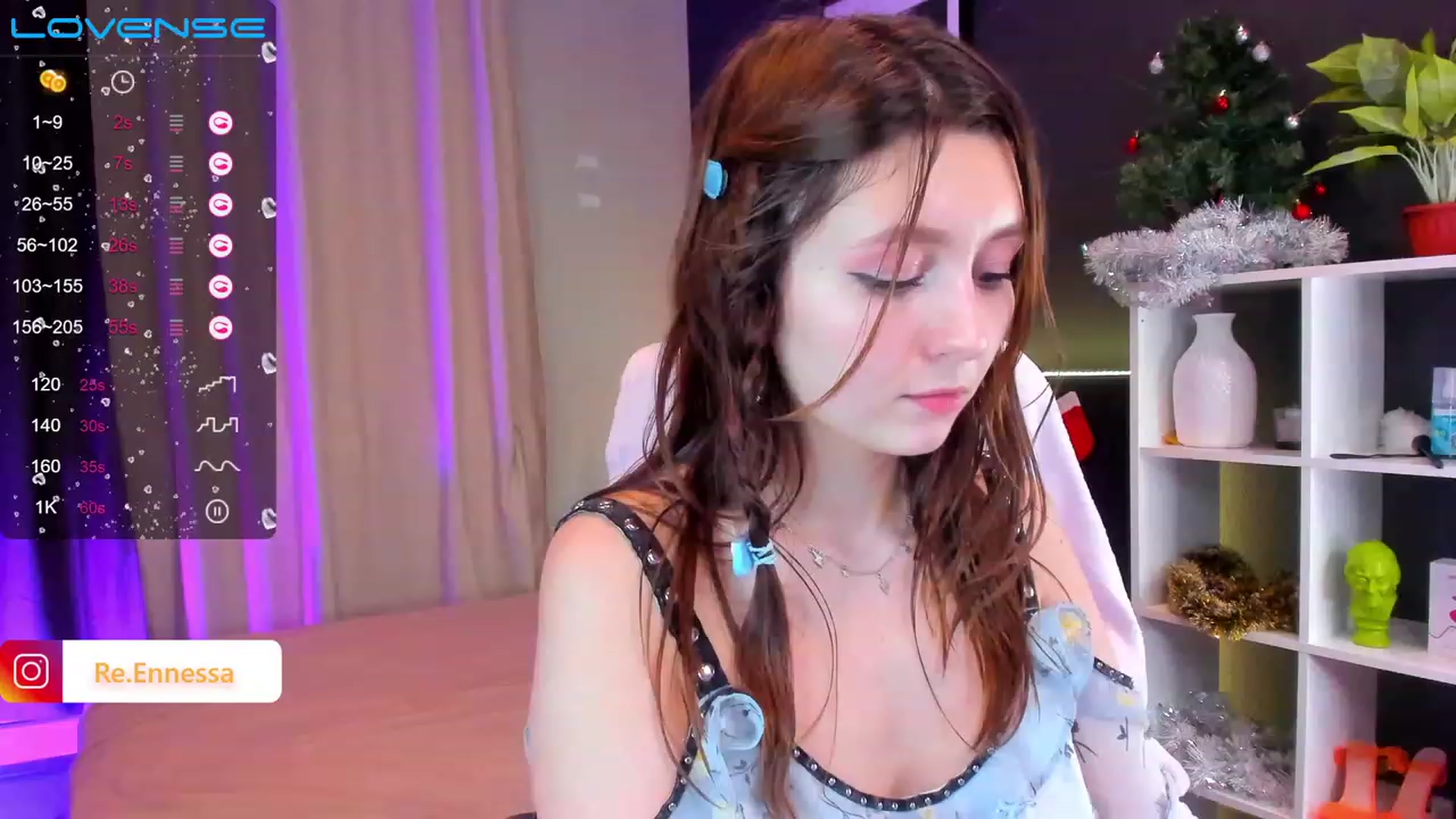 Gallery image thumbnail from ReNessy_'s myfreecams stream on, 12/25/2022, 13:15 image 18 of 20