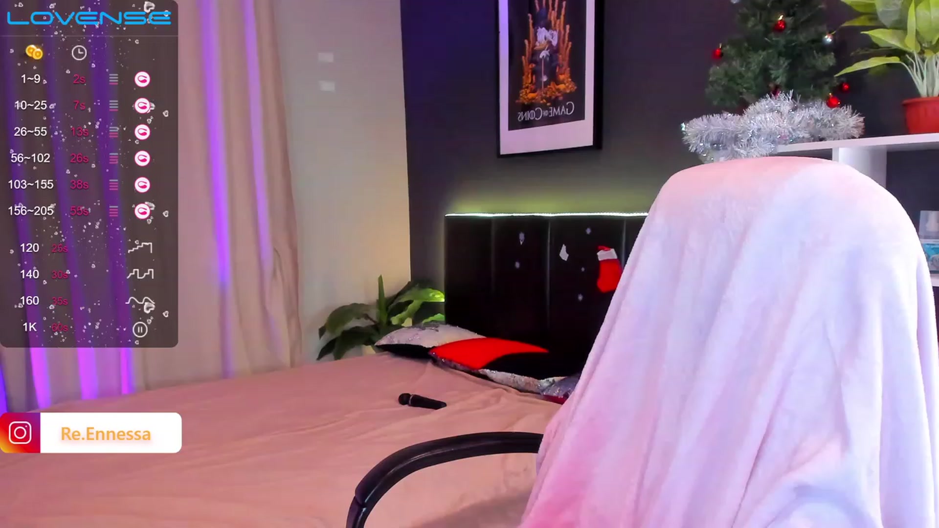 Gallery image thumbnail from ReNessy_'s myfreecams stream on, 12/25/2022, 13:15 image 17 of 20
