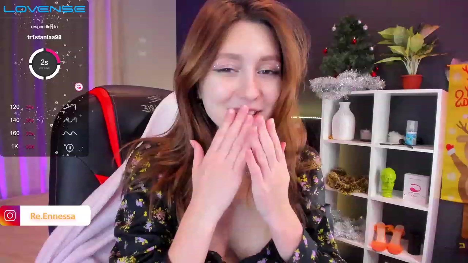 Gallery image thumbnail from ReNessy_'s myfreecams stream on, 12/25/2022, 16:17 image 9 of 20