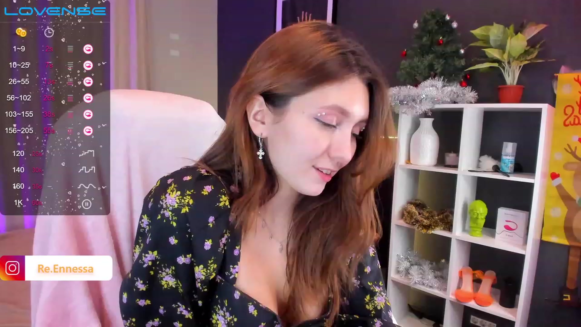 Gallery image thumbnail from ReNessy_'s myfreecams stream on, 12/25/2022, 16:17 image 18 of 20