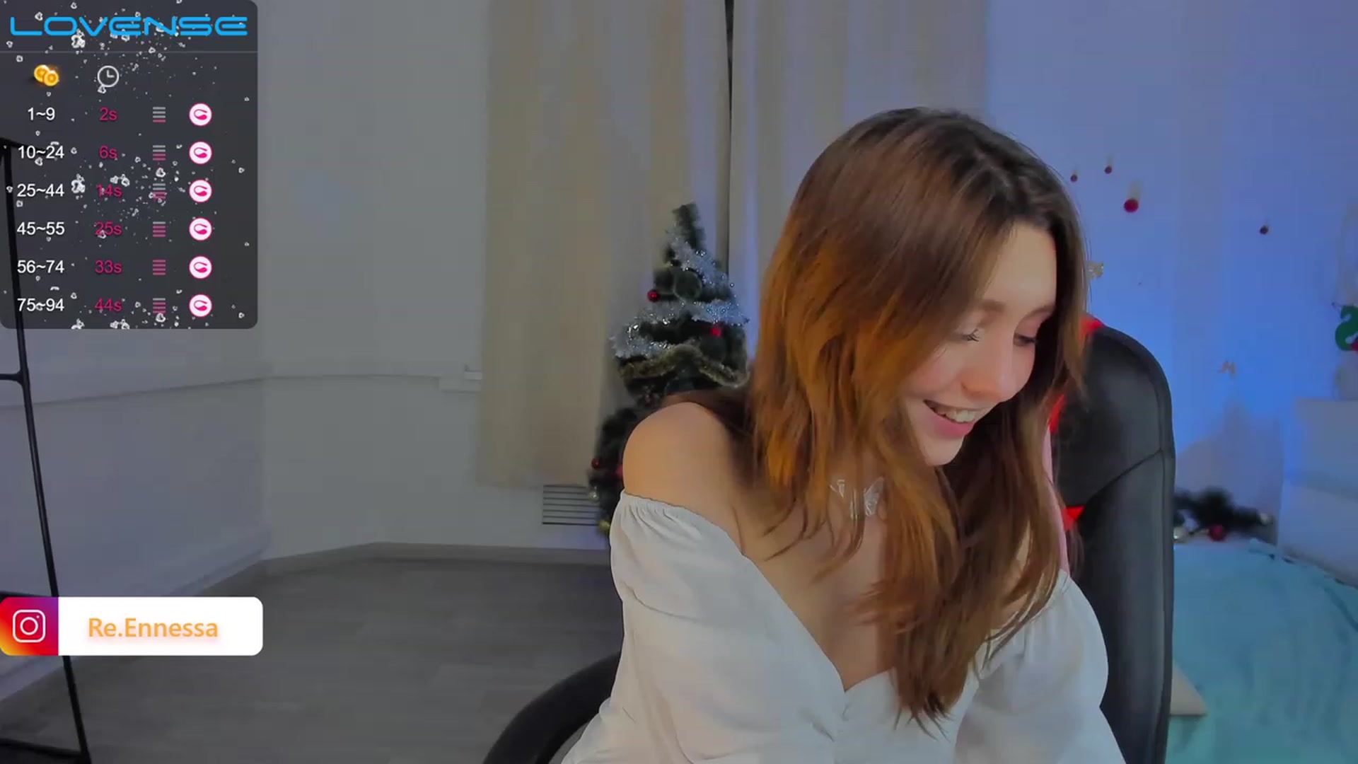 Gallery image thumbnail from ReNessy_'s myfreecams stream on, 01/02/2023, 10:56 image 14 of 20