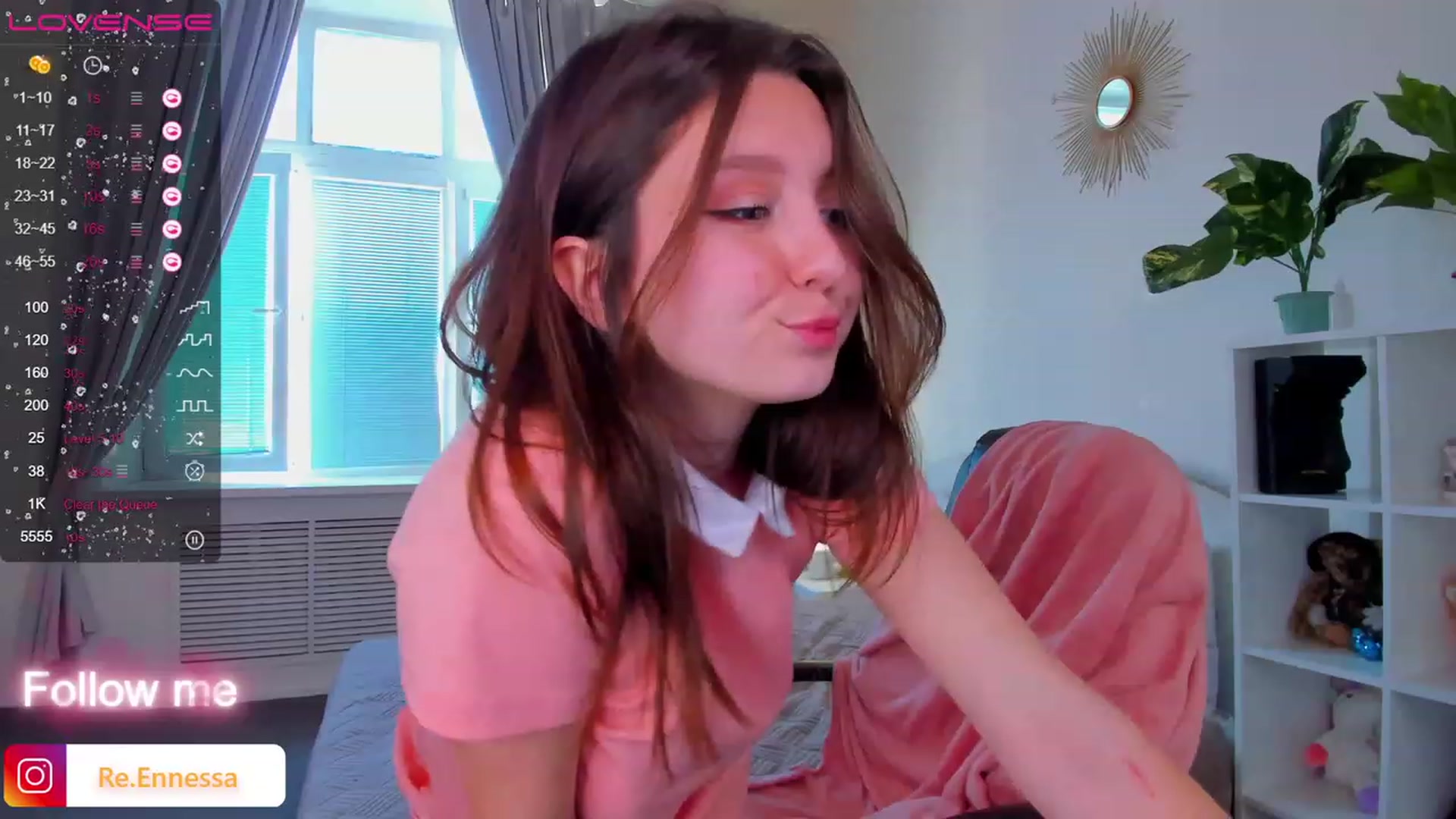 Gallery image thumbnail from ReNessy_'s myfreecams stream on, 04/17/2023, 08:59 image 10 of 20