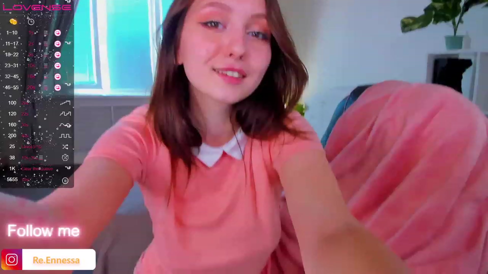 Gallery image thumbnail from ReNessy_'s myfreecams stream on, 04/17/2023, 08:59 image 9 of 20