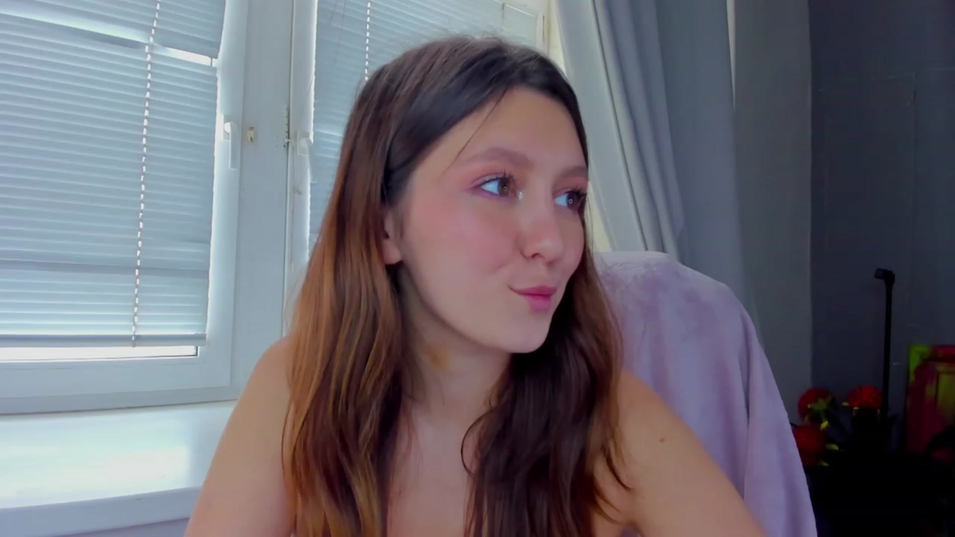 Gallery image thumbnail from ReNessy_'s myfreecams stream on, 07/27/2023, 09:04 image 9 of 20