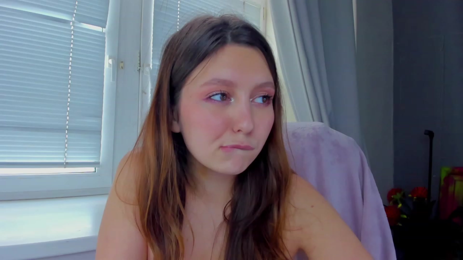 Gallery image thumbnail from ReNessy_'s myfreecams stream on, 07/27/2023, 09:04 image 8 of 20
