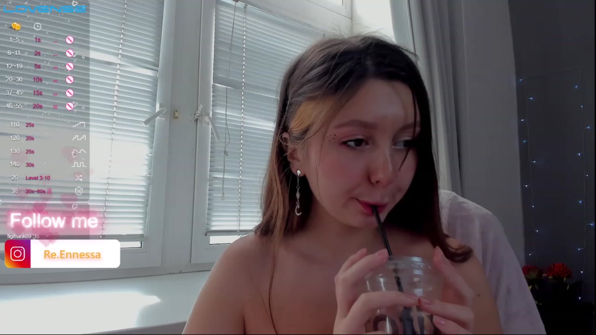 Gallery image thumbnail from ReNessy_'s myfreecams stream on, 09/17/2023, 14:17 image 10 of 20