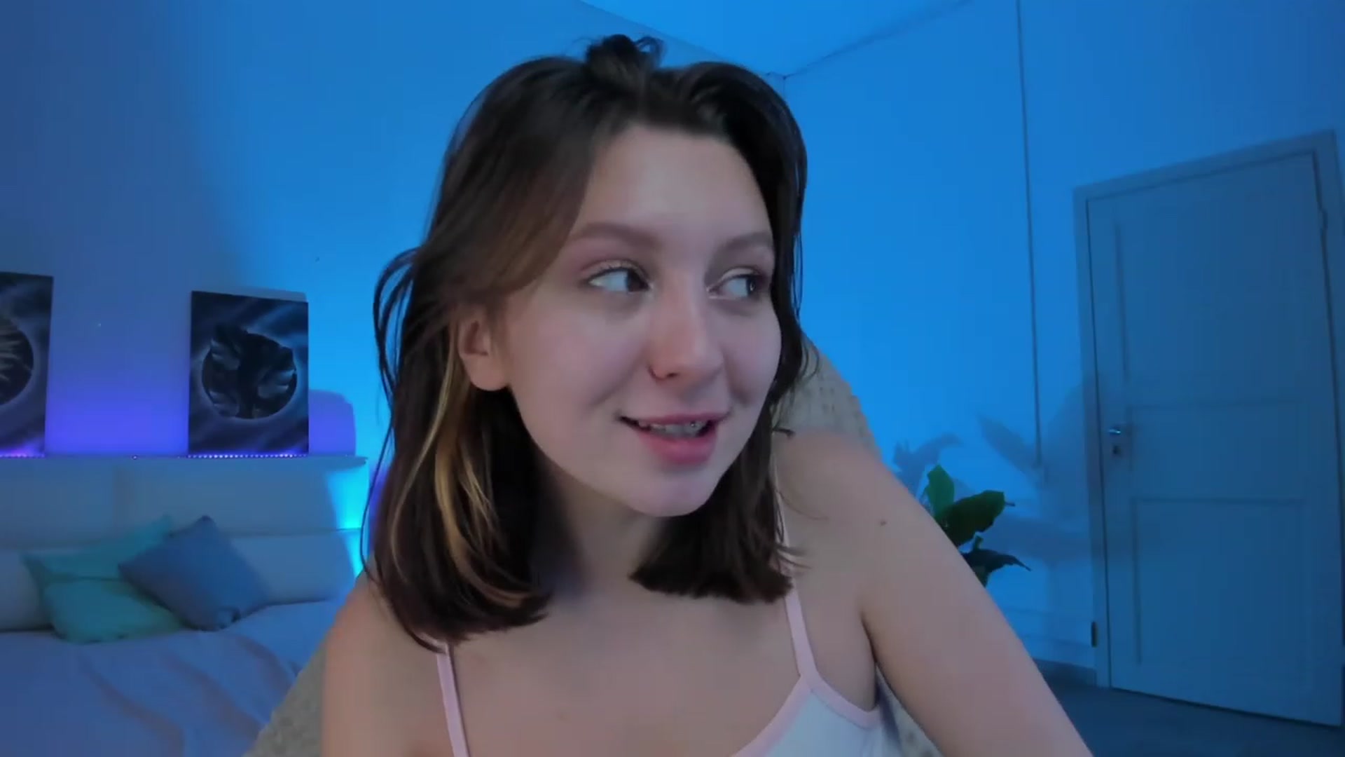 Gallery image thumbnail from ReNessy_'s myfreecams stream on, 11/09/2023, 11:08 image 8 of 20