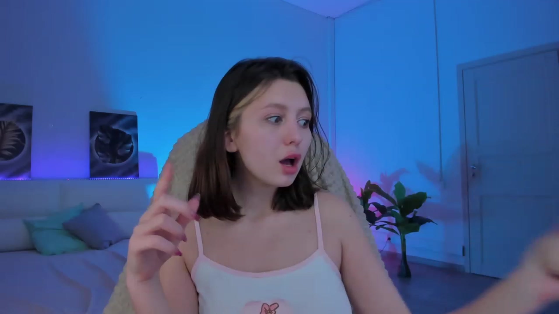 Gallery image thumbnail from ReNessy_'s myfreecams stream on, 11/09/2023, 11:08 image 19 of 20