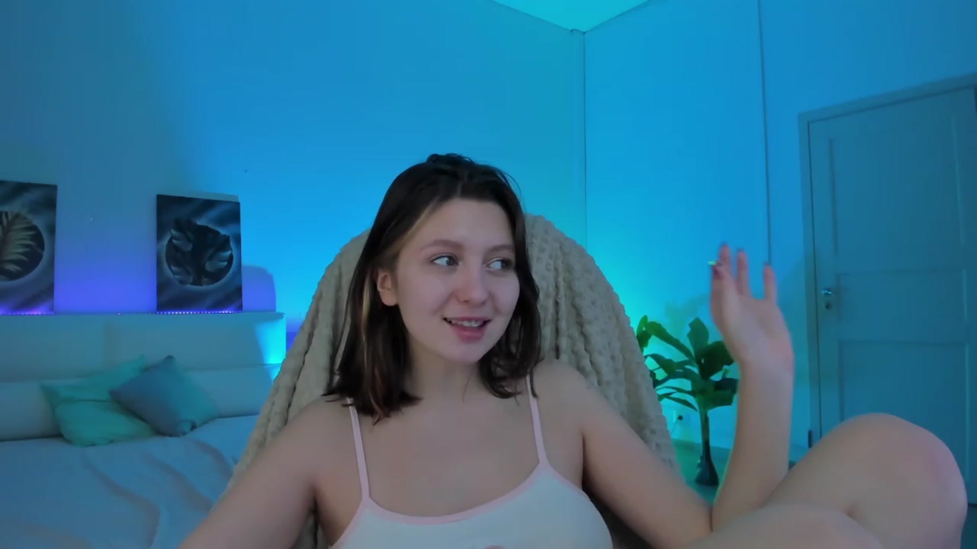 Gallery image thumbnail from ReNessy_'s myfreecams stream on, 11/09/2023, 11:08 image 14 of 20