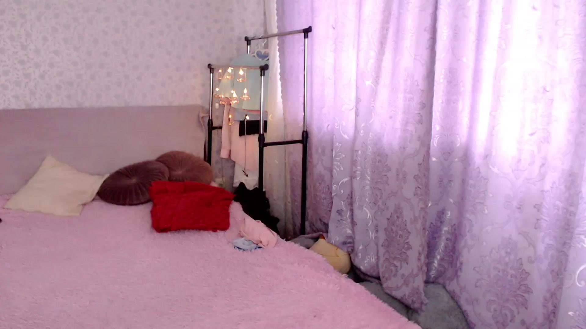 Gallery image thumbnail from Re_Becca_'s myfreecams stream on, 02/02/2023, 09:22 image 7 of 20