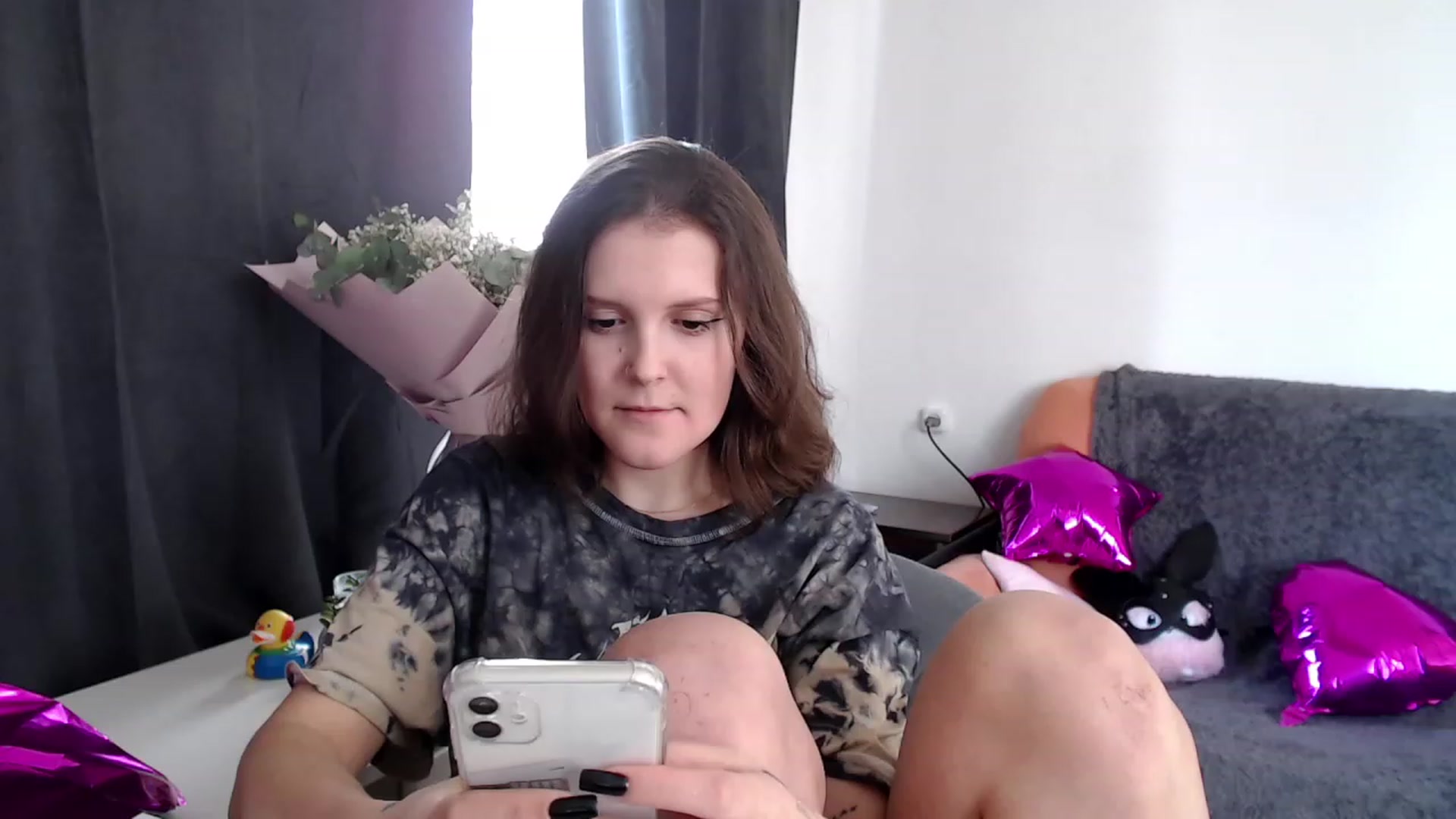 Gallery image thumbnail from Re_Becca_'s myfreecams stream on, 02/12/2023, 13:32 image 4 of 20