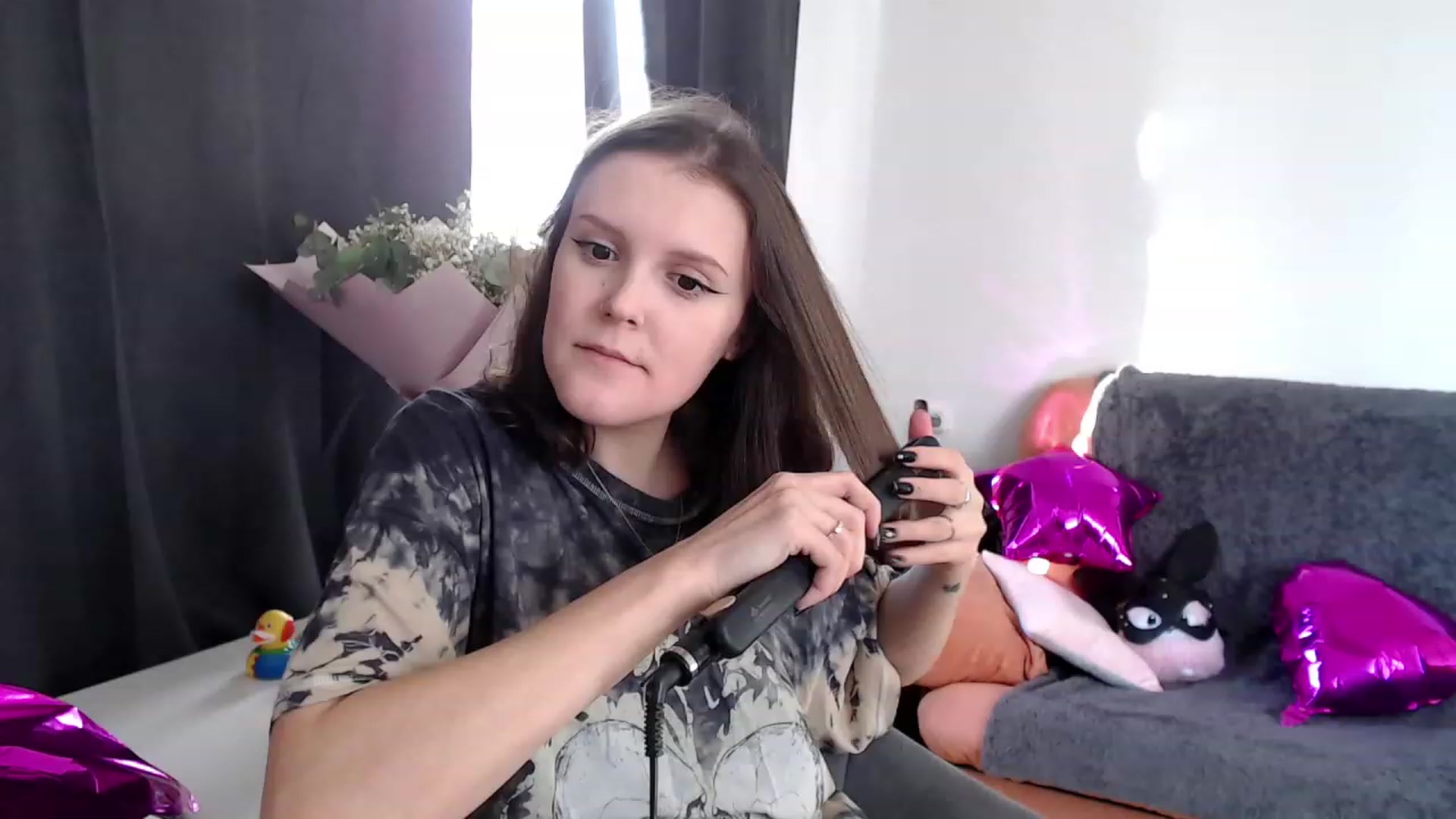 Gallery image thumbnail from Re_Becca_'s myfreecams stream on, 02/12/2023, 13:32 image 8 of 20