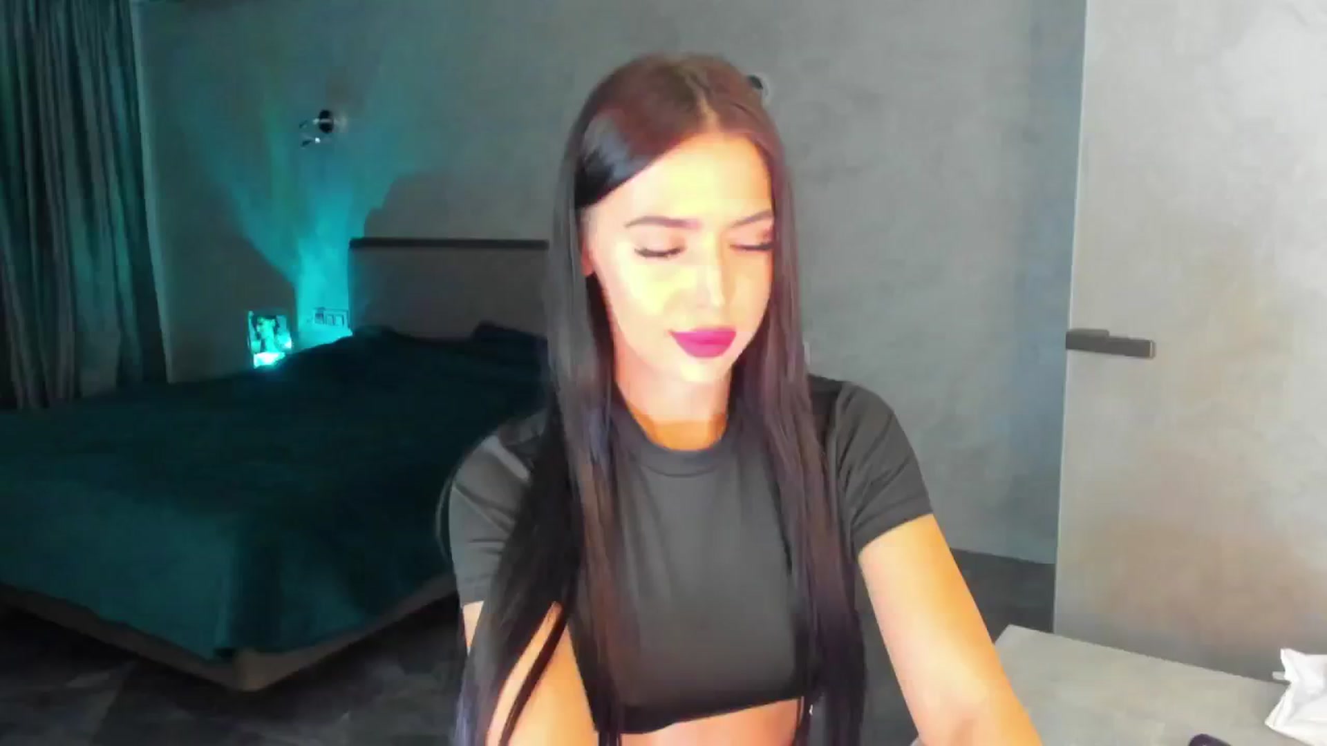 Gallery image thumbnail from Ready4_K's myfreecams stream on, 01/19/2025, 18:51 image 2 of 20