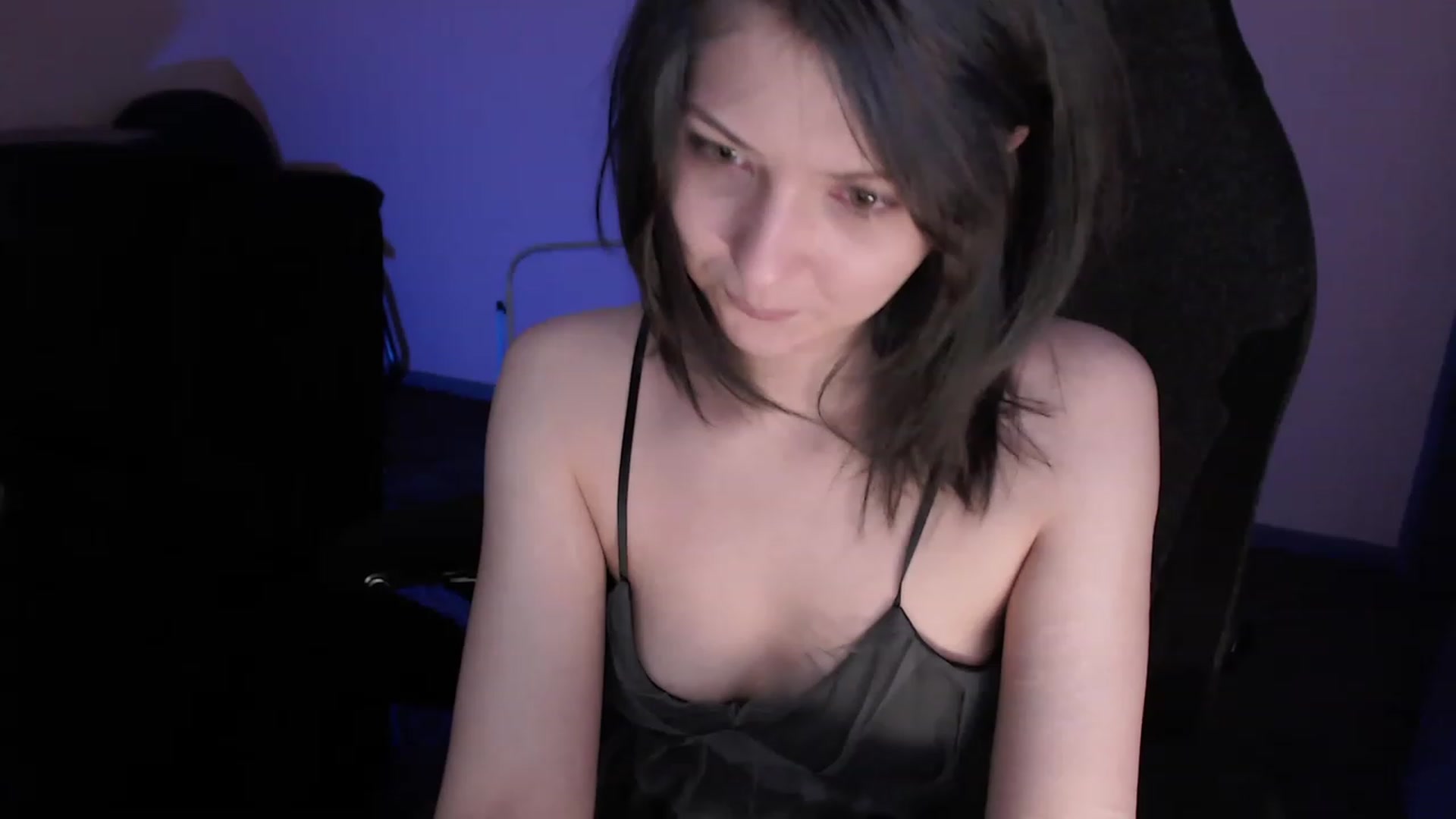 Gallery image thumbnail from Real34DDDcup's myfreecams stream on, 03/01/2023, 02:30 image 2 of 20