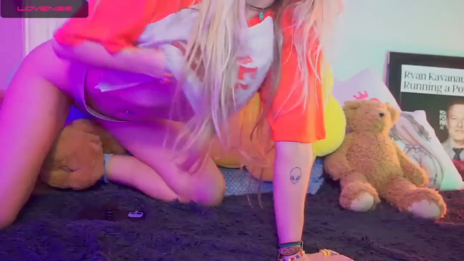 Gallery image thumbnail from RealLilyGrace's myfreecams stream on, 11/20/2022, 05:43 image 4 of 20