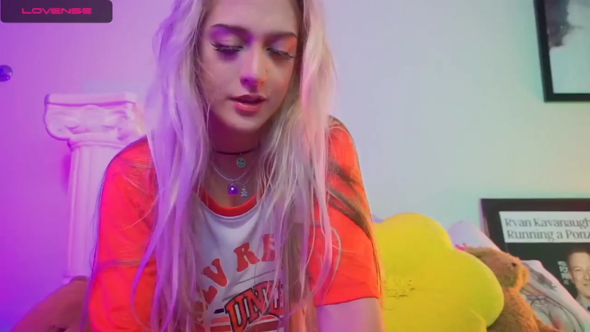 Gallery image thumbnail from RealLilyGrace's myfreecams stream on, 11/20/2022, 05:43 image 16 of 20