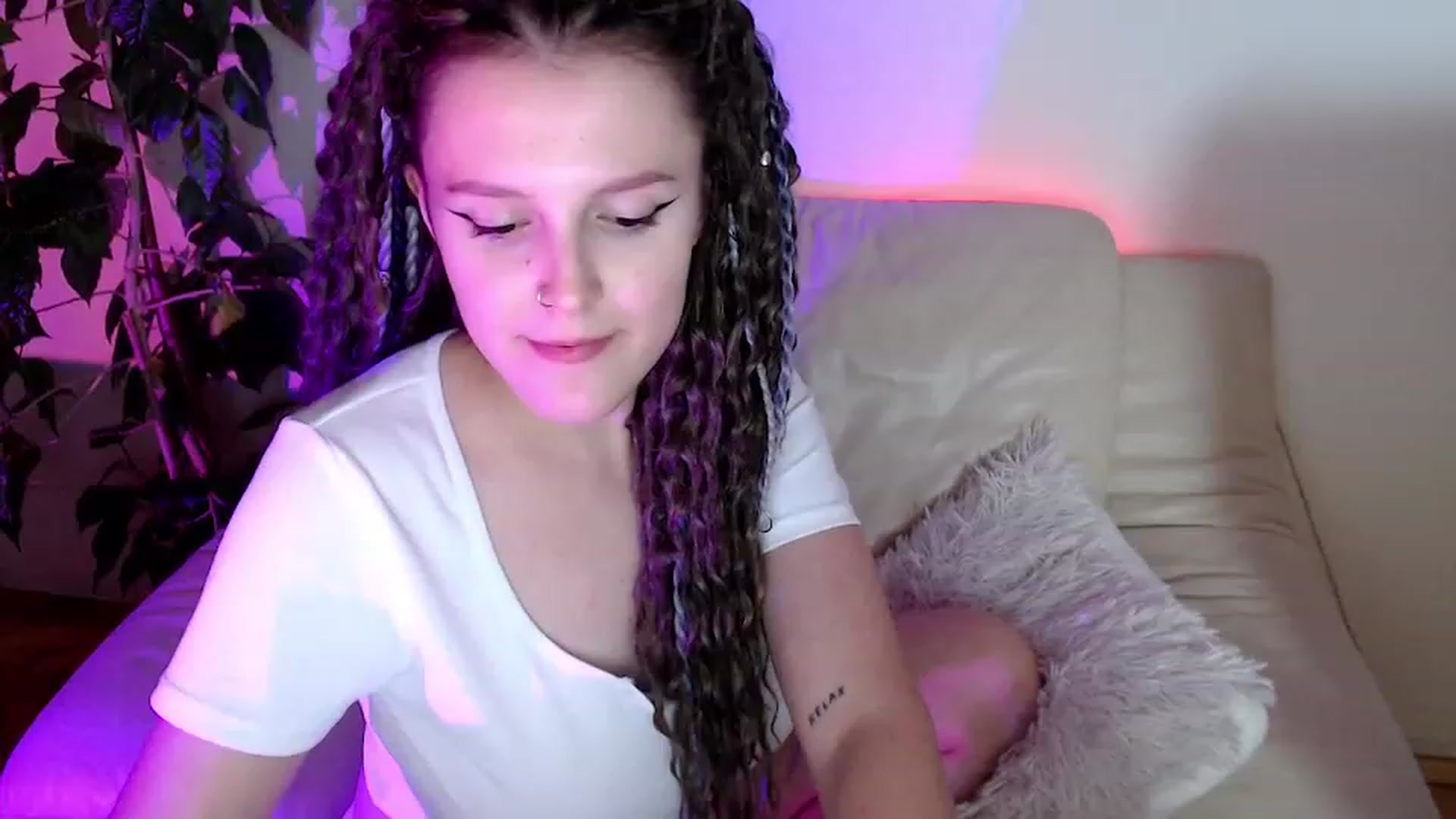 Gallery image thumbnail from Rebecca_Kitty's myfreecams stream on, 11/17/2022, 22:25 image 14 of 20