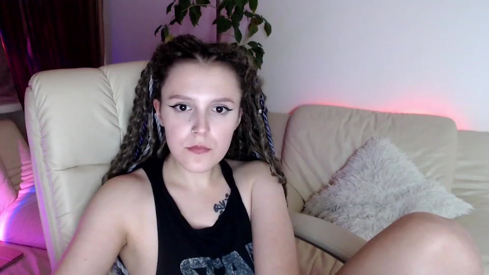 Gallery image thumbnail from Rebecca_Kitty's myfreecams stream on, 11/18/2022, 02:56 image 12 of 20